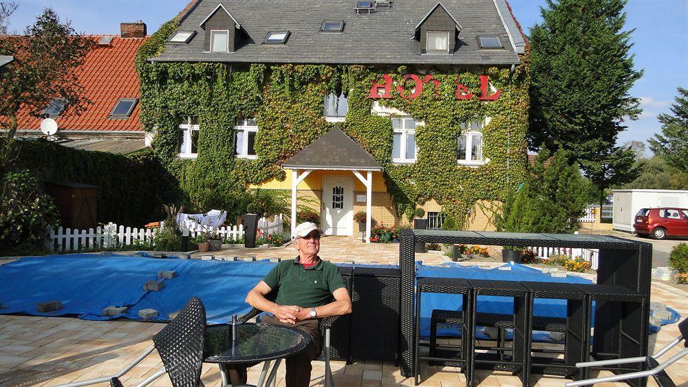 Hotel Dallgow ภายนอก รูปภาพ