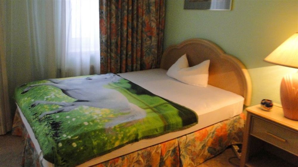 Hotel Dallgow ภายนอก รูปภาพ